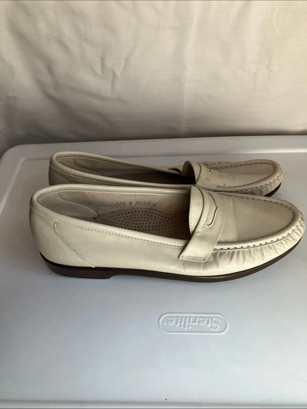 SAS Easier Tripad Comfort cream leather penny loafers moc-toe women’s 10.5